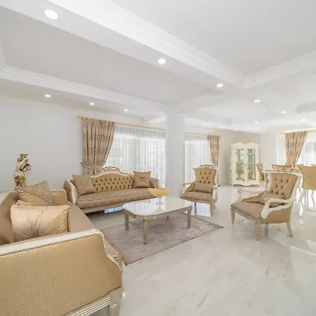 Luxury In A Peaceful Neighborhood With Pool Villa Antalya