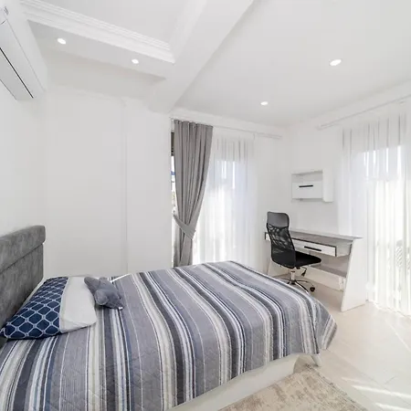 Luxury In A Peaceful Neighborhood With Pool Villa *