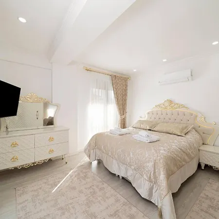 Vila Luxury In A Peaceful Neighborhood With Pool Antalya
