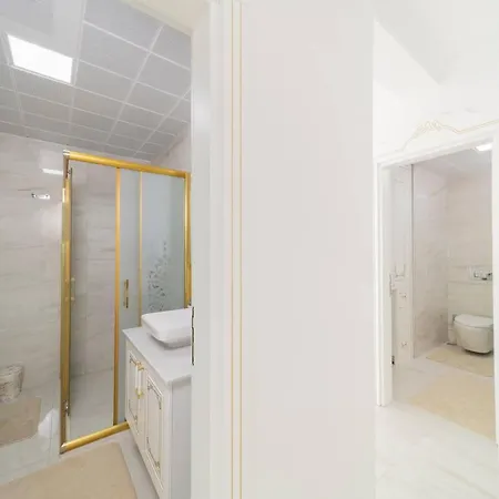 Vila Luxury In A Peaceful Neighborhood With Pool Antalya