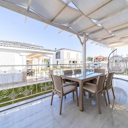 Vila Luxury In A Peaceful Neighborhood With Pool
